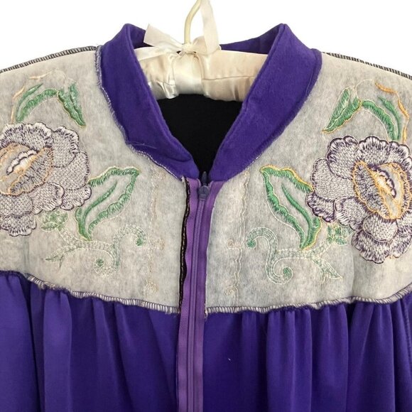 Vtg Vanity Fair Long Robe M Purple Floral Velour Quilted Housecoat Grannycore - Picture 10 of 12